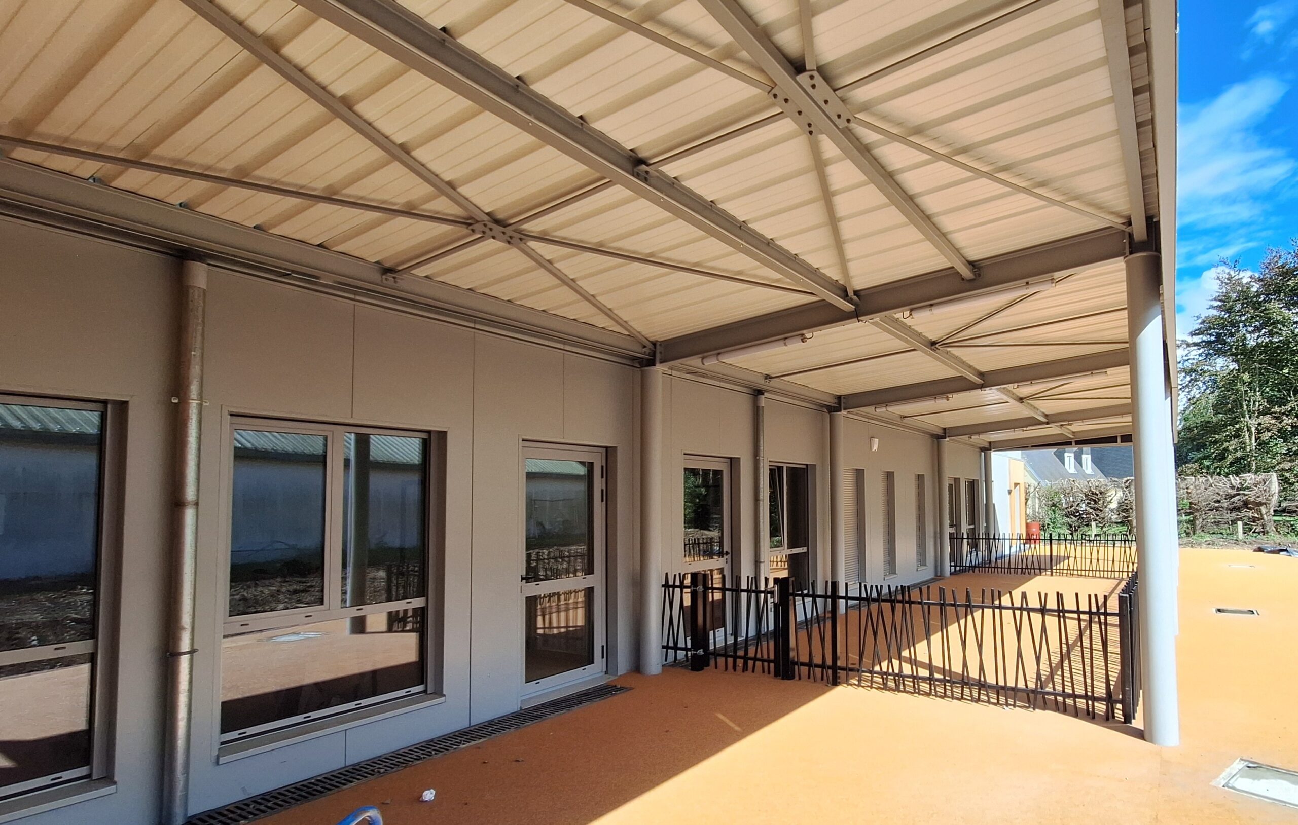 extérieur de la crèche modulaire