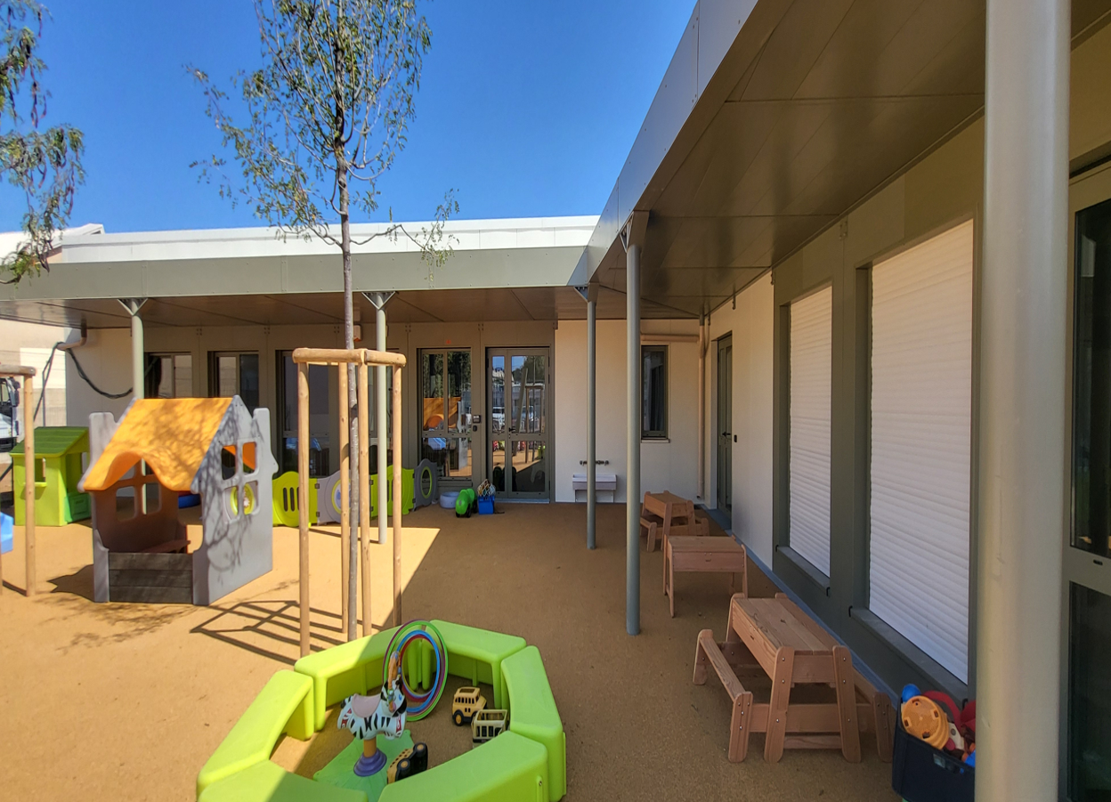 photo de l'extérieur de la crèche modulaire de Toulon réalisée par Dassé